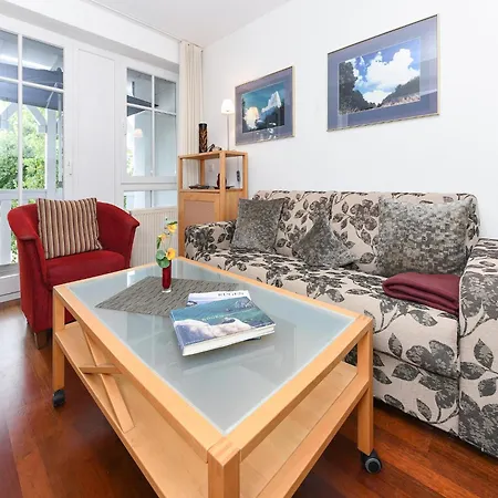 Comforts Near Seaside Charm, Cleaning Included Appartamento