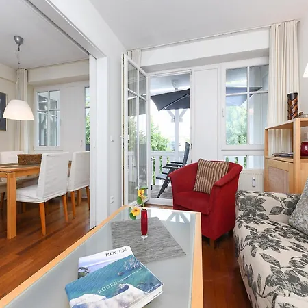 Comforts Near Seaside Charm, Cleaning Included ゼリン