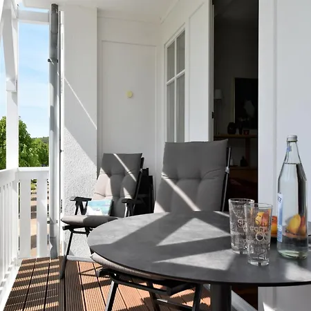 Comforts Near Seaside Charm, Cleaning Included Sellin (Rugen)